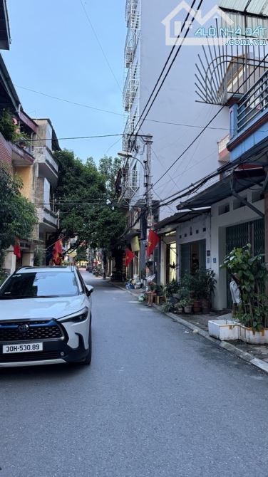 BÁN NHÀ GIA LÂM - TRÂU QUỲ KINH DOANH - SẴN DÒNG TIỀN KHỦNG - OTO TRÁNH CÓ VỈA HÈ