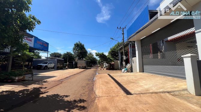 ĐẤT ĐẸP MẶT TIỀN D6 KHU VỰC KINH DOANH TỐT GẦN CHỢ EATU - Loctran