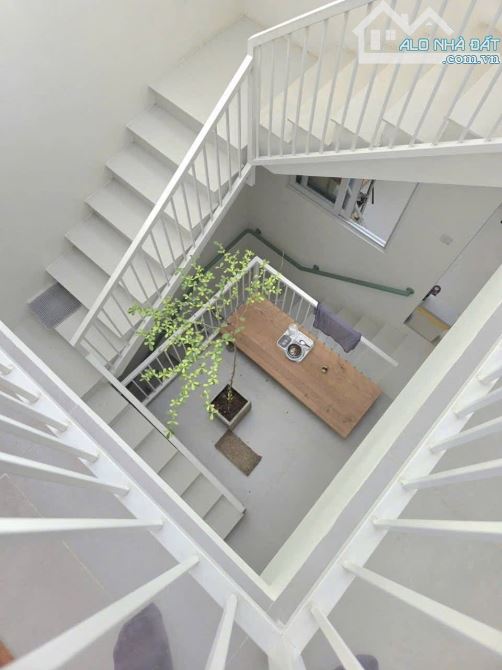Hẻm xe tải . 6 tầng BTCT. 81M2 (5×16) - 7PN . NGAY EMART . PHAN VĂN TRỊ .