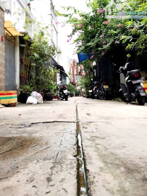 🏕Đường số 8, BHH A, Bình Tân. DT 4 x 14, 3 tầng. Giá 6,25 tỷ TL.