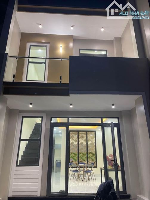 Nhà lầu 2 tầng. Chỉ 1,5 tỉ. Hiện đang cho thuê 50 triệu