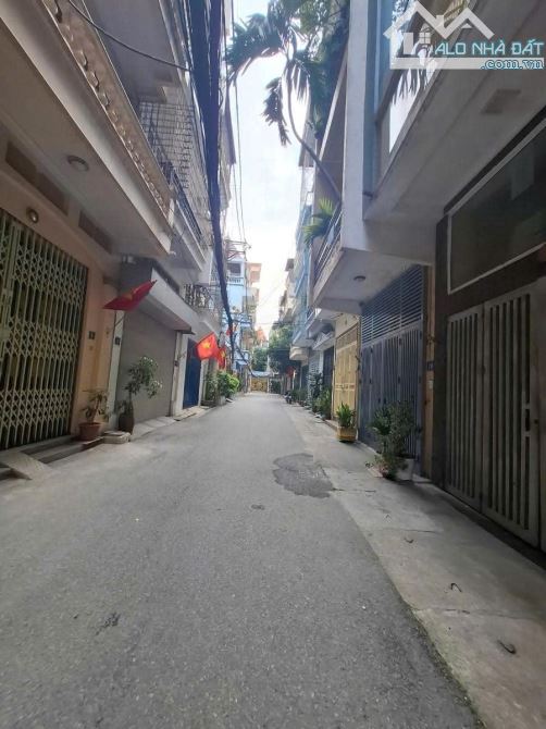 Bán nhà 5 tầng lô góc phân lô quân đội phố Lê Trọng Tấn 19,8 tỷ