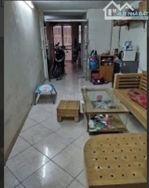 Cho thuê nhà ngõ 160 Giải Phóng 2 tầng x 50m2, 3 ngủ, 2 WC, 8.5 Triệu có tl