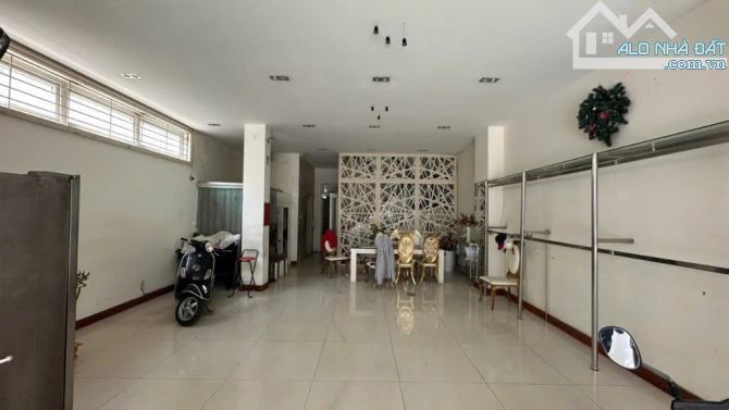 CHO THUÊ NHÀ 5 TẦNG ĐƯỜNG PHAN CHÂU TRINH, HẢI CHÂU  • DT 140m² (ngang 6.8m). Giá 65 triệu