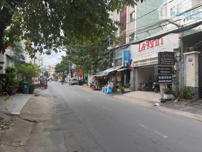 Bán nhà Mặt Tiền Nguyễn Tuyển - Q2 Diện tích : 8x28 công nhận 220m2 trệt 2 lầu đường 16m