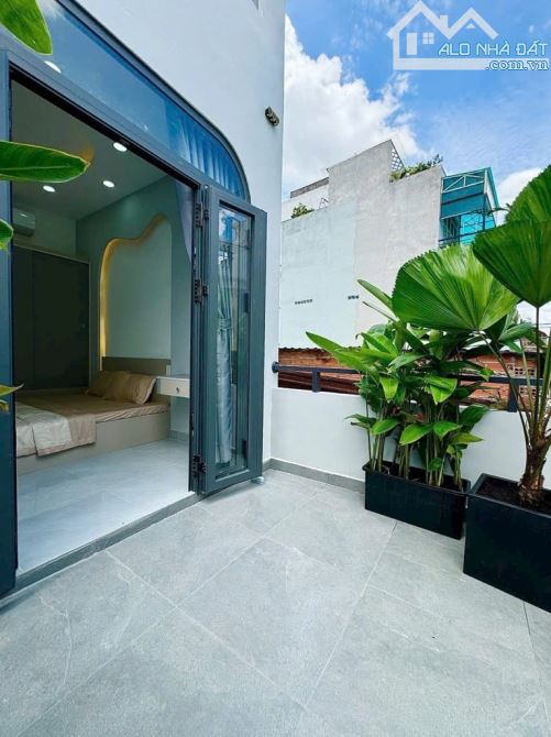NHÀ ĐẸP TRUNG TÂM GÒ VẤP – SÁT CÔNG VIÊN LÀNG HOA 🔥 VÀI BUỚC CHÂN RA MẶT TIỀN ĐUỜNG. Đườn