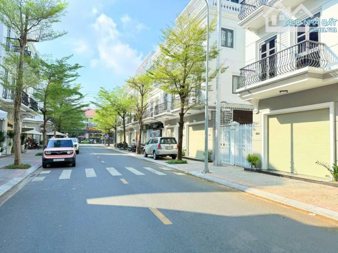 CHO THUÊ NHÀ PHỐ VINCOM HÙNG VƯƠNG - MỸ THO. GIÁ THUÊ 25TR/ THÁNG CÒN TL