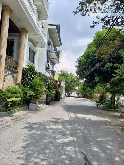 Bán Nhà LA KHÊ-HÀ ĐÔNG-DÂN XÂY TÂM HUYẾT-NGAY BỂ BƠI LA KHÊ-30m-GIÁ CỰC HẤP DẪN quanh 6tỷ