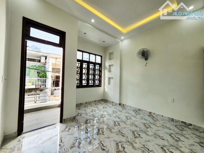🏡 NHÀ HẺM XE HƠI CMT8 – QUẬN 10 🔹 Cách Mạng Tháng 8, P.15, Q.10 🔹 Kết cấu: 1 trệt, 3L