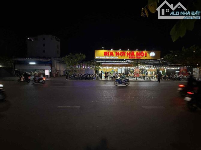 🇻🇳Quận Tân Phú,Đường Tô Hiệu,dt:33mx59m,tổng gần 2000n2,giá:250 tỷ