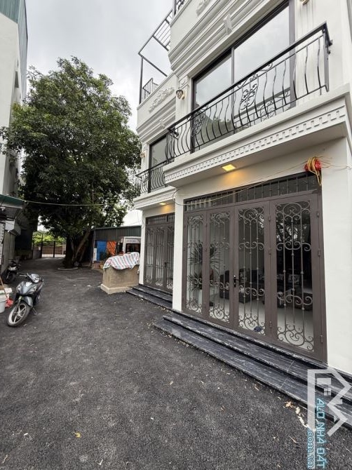 Nhỉnh 4 tỷ/ 30 m2/ 4 tầng/ 4.5 M tiền/ Cự Khối