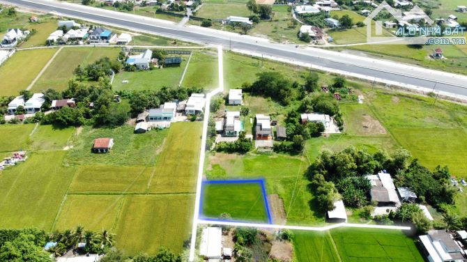 800m² đất làm vườn cách Đường 823D 100m
