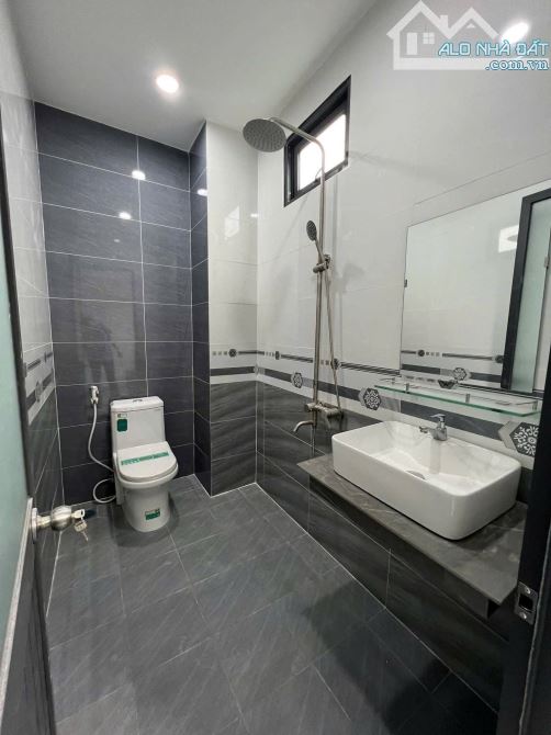 NHÀ TÂN CỔ ĐIỂN - TRẢ TRƯỚC CHỈ 600 TRIỆU !