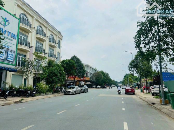 Bán đất hướng Tây D2D đường D4 Võ Thị Sáu. Thống Nhất. 6x20 120m. Giá 8,9 tỷ.