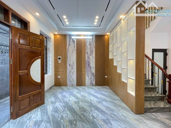 Nhà mới phố Trần Khát Chân, 5 tầng thang máy xịn, full nội thất, nhà thoáng sáng, ở thích
