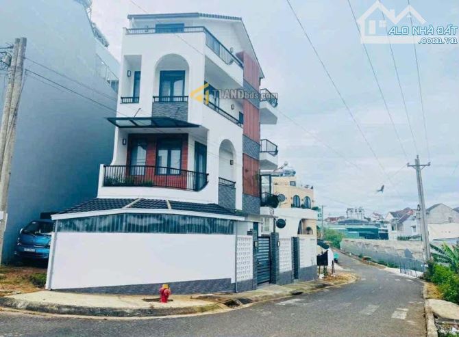 Nhà phố lô góc mặt tiền KQH Trần Anh Tông P8 Đà Lạt chỉ hơn 9 ty