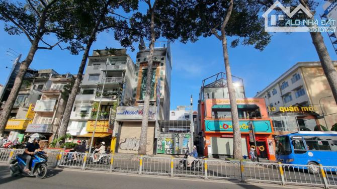 Bán nhà góc 3MT Nguyễn Thị Minh Khai P2 Q3, DT 5.2x27m CN 160m2, KC 3 tầng - Giá 78 tỷ