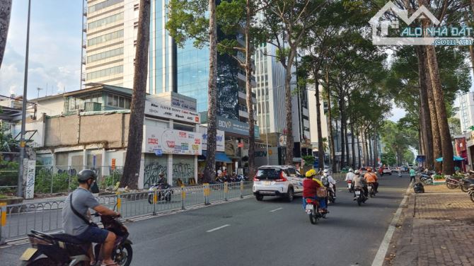 Bán nhà MT Nguyễn Thị Minh Khai P6 Q3, DT 14x30m nở hậu 15m CN 434m2, giá 312 tỷ