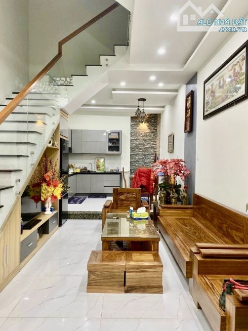 CỰC PHẨM! 3TẦNG 3MÊ PHỐ NÚI THÀNH, HẢI CHÂU – NHÀ MỚI Ở NGAY, Ô TÔ RỘNG RẢI – NHỈNH 5TỶ TL