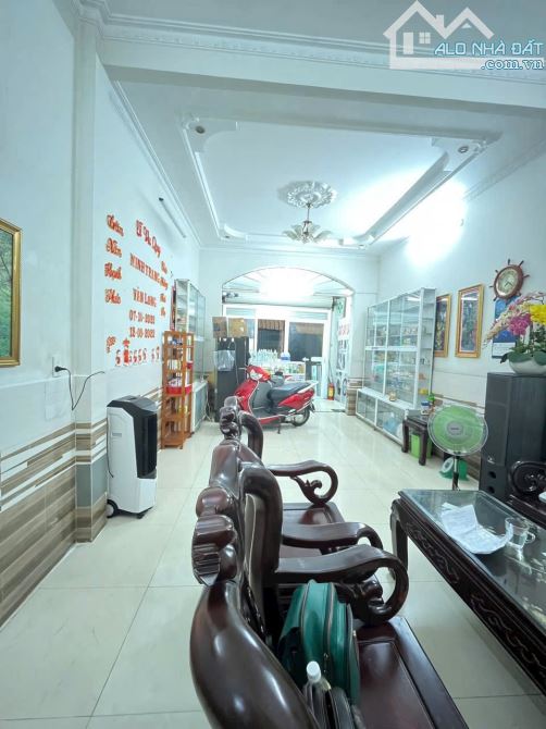 Bán nhà mặt tiền TCH17 DT 4x17m 2 tầng giá 6.2 tỷ