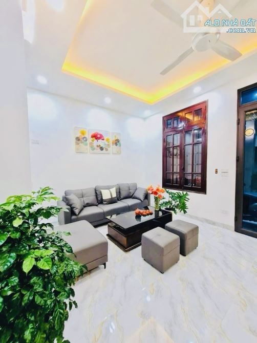 BÁN NHÀ PHỐ TRẦN KHÁT CHÂN- Q. HB-NHÀ ĐẸP NGÕ NÔNG-GẦN NGÃ TƯ LÒ ĐÚC 30m2-5 tầng-6.2 tỷ