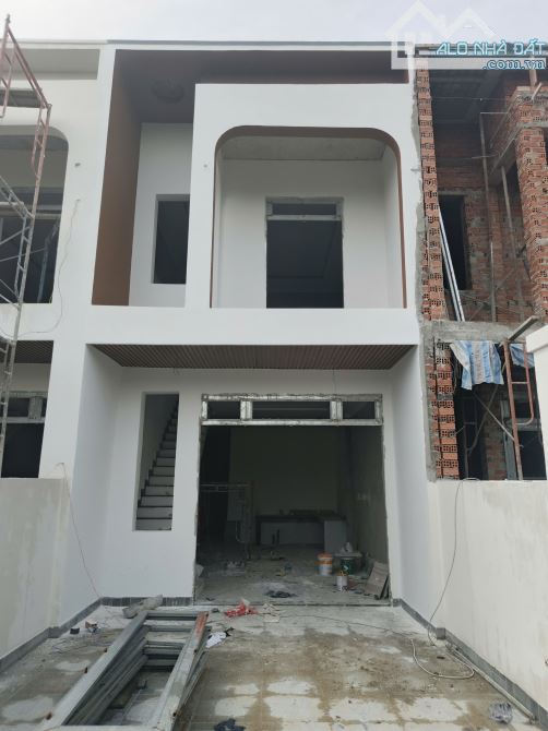 NHÀ SẮP HOÀN THIỆN RẺ ĐẸP CHỈ TẦM 400TR NHẬN NHÀ NGAY