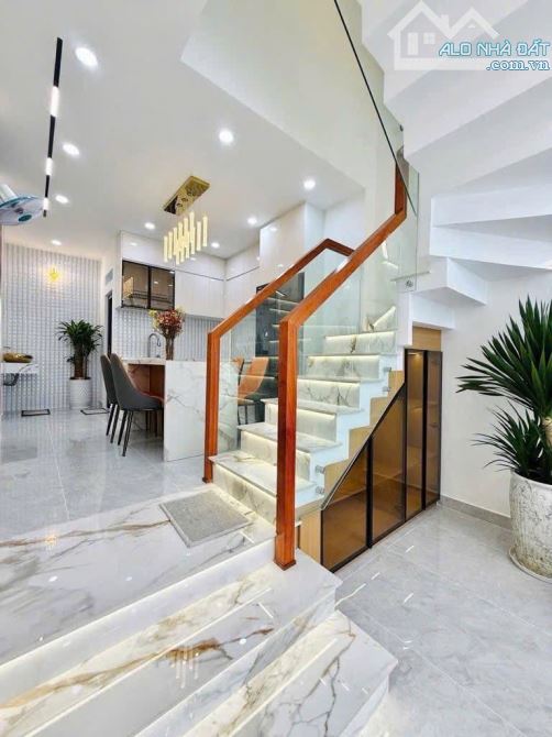 NHÀ ĐẸP NGUYỄN NGỌC VŨ 60M2 -4TẦNG NGÕ NGÁCH THÔNG THOÁNG -GẦN HỒ - 15TỶ  *Vị trí vàng tro