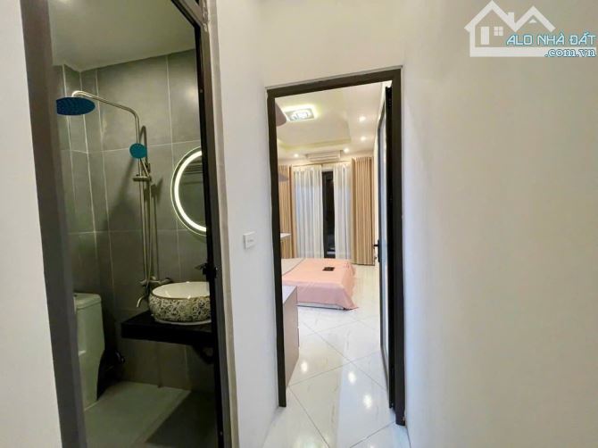 NHÀ ĐẸP HAI BÀ TRƯNG - 5 TẦNG - MỚI CỨNG - DỌN VALI VỀ Ở NGAY