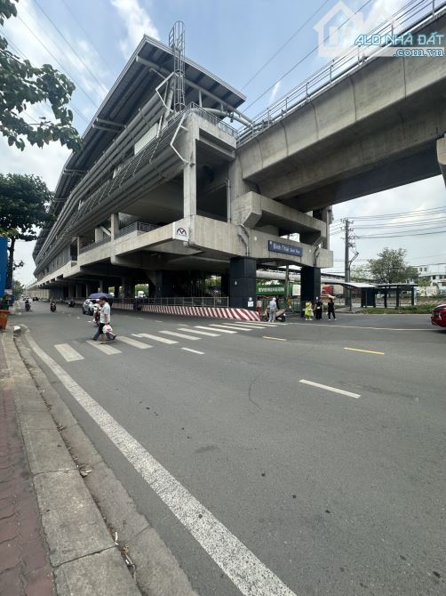THỦ ĐỨC, TRƯỜNG THỌ - NGAY GA METRO& SONG HÀNH XA LỘ - 120M2* 3 TẦNG - GIÁ RẺ