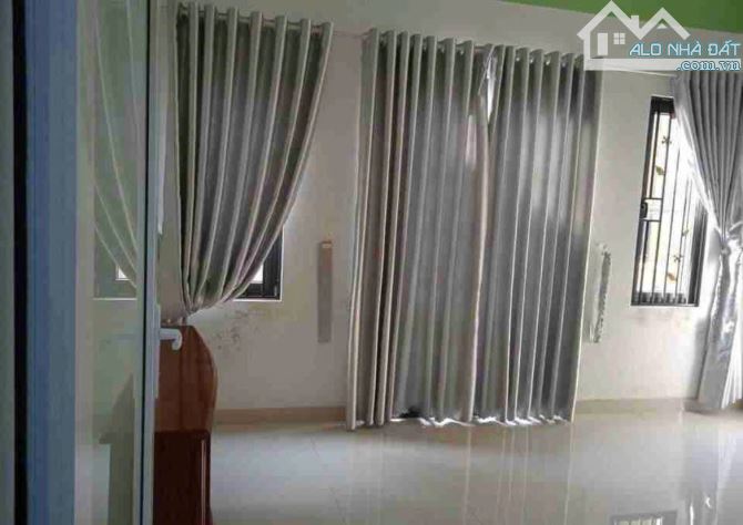 NHÀ 3 TẦNG 3 MÊ KIÊN CỐ MỚI VÀO Ở NGAY – Ô TÔ TẬN NƠI -TRUNG TÂM HÒA CƯỜNG BẮC