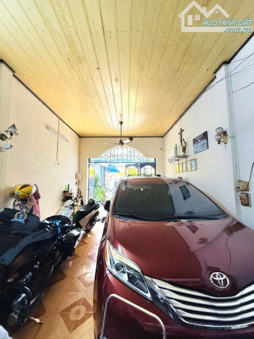 Bán Nhà Hẻm 6m Nguyễn Hồng Đào, 107m2, C4, Chỉ 14 Tỷ, P14, Tân Bình