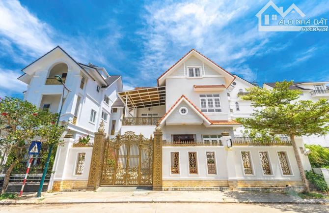BÁN BIỆT THỰ MỚI XÂY – FULL NỘI THẤT CAO CẤP – GẦN HỒ XUÂN HƯƠNG – DT 290M² – 54 TỶ