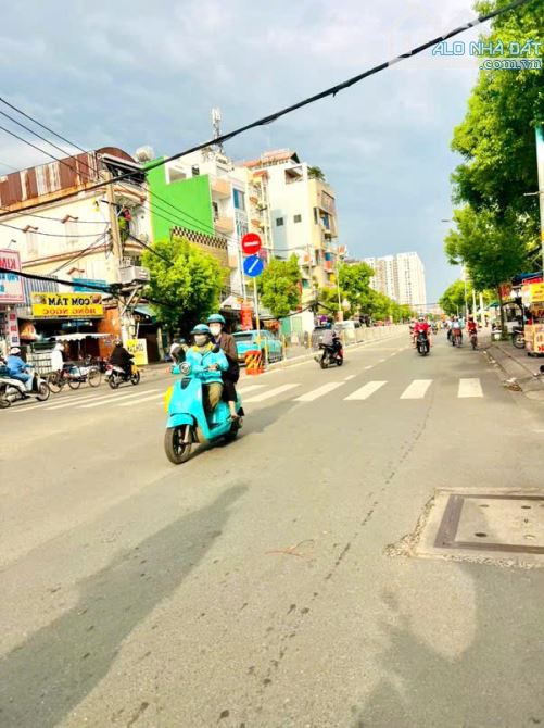Mặt tiền 10m có lề ngay Lê Văn Qưới, cạnh Tân Phú- 5 x 18,5m, chỉ 7 tỷ 4 còn TL.