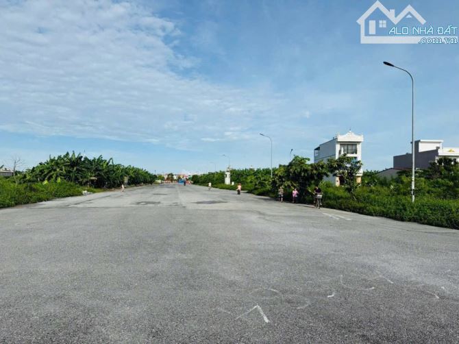 Lô đất mặt đường 30m khu phân lô Đống Chuối, trung tâm p. hùng Vương( cũ), Hồng Bàng, Hòng