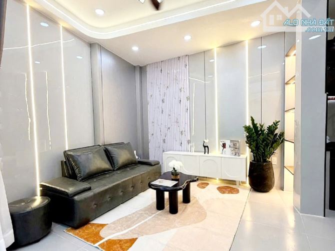 Bán nhà nở hậu 2 lầu hẻm Nguyễn Đình Chính, Phú Nhuận – 5.78 tỷ