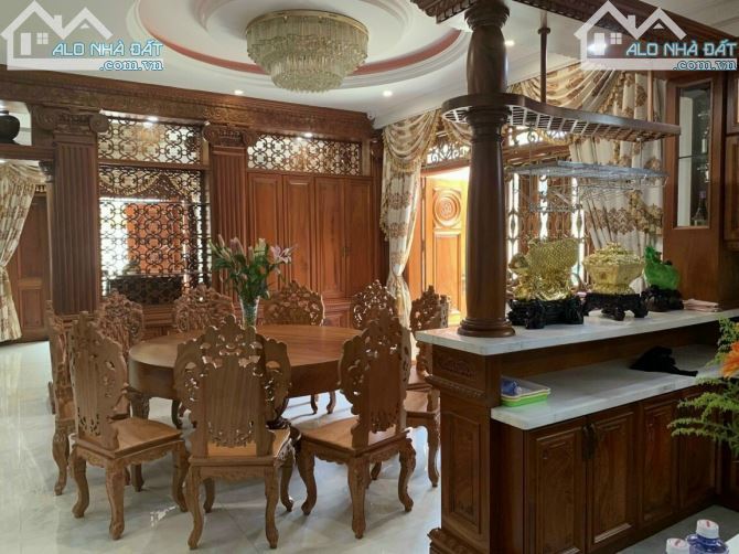 Bán gấp Biệt Thự Vip Nguyễn Trọng Tuyển – 410m², Triệt lầu  Bán Gấp 70 Tỷ