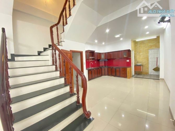 💥 NHÀ MT 3 TẦNG HÒA MINH, SÁT BIỂN- 6 T.Ỷ nhỉnh
