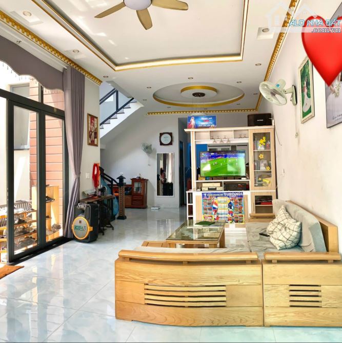 Mặt tiền Nguyễn Văn Cừ, Phường Tân Lập  📍 Diện tích: 4,6 x 38m ➡️ Nở hậu 7,55m