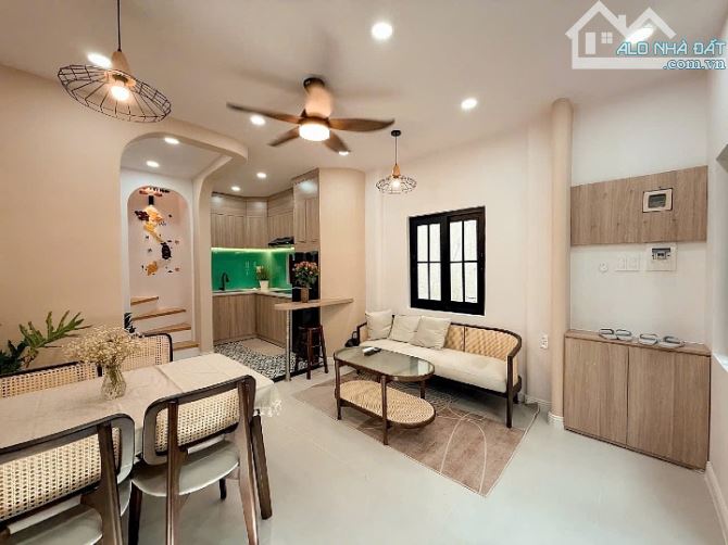 Bán nhà siêu đẹp full nội thất 2 lầu hẻm Lê Văn Sỹ, Quận 3 – 4.85 tỷ
