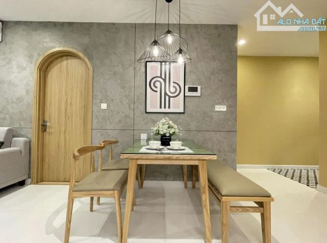 Chính chủ gửi bán căn chung cư 68m 2PN tòa tháp thiên nhiên kỷ - Hà Đông, giá 6 tỷ.full đồ