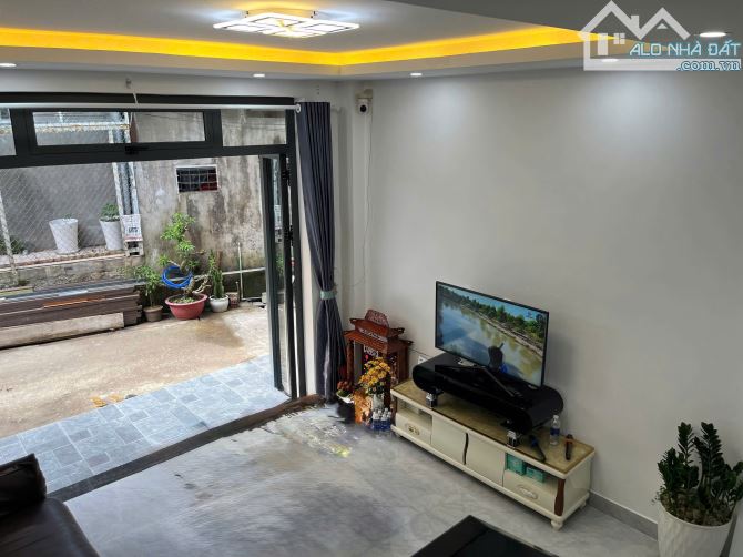 BÁN NHÀ  HẺM NGÔ QUYỀN, P.6 - 2 tỷ 4