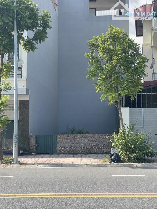 BÁN ĐẤT PHÚC LỢI,VỈA HÈ ,KINH DOANH,60M2, GIÁ 11,5 TỶ