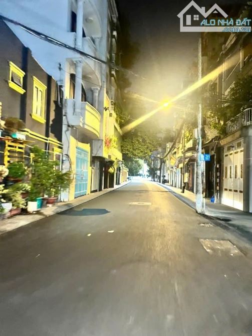 BÁN NHÀ MẶT TIỀN CƯ XÁ ĐÔ THÀNH,3 TẦNG, 35M2, GIÁ 8,5 TỶ