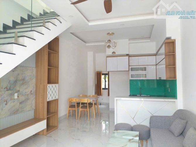 Chủ cần tiền trả nợ bán nhà định hòa dx65 trệt lầu oto tới nơi chỉ 2ti390