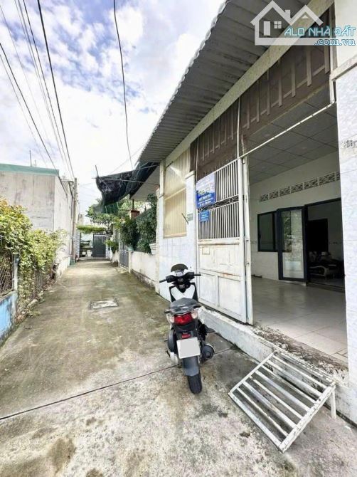 BÁN GẤP NHÀ ĐỂ CHIA TÀI TẢN Ở BÀ TRIỆU HÓC MÔN 4x17 ( 74m2 ) 810 TRIỆU SHR