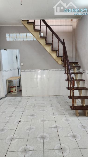Cho thuê nhà cấp 3 nguyên căn 74m2 2 lầu 1 phòng ngủ Phường 10, Gò Vấp
