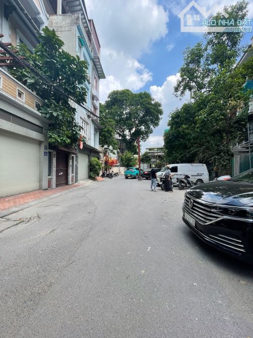 BÁN NHÀ ĐỘI CẤN, LÔ GÓC, Ô TÔ TRÁNH, KINH DOANH, 7 TẦNG THANG MÁY