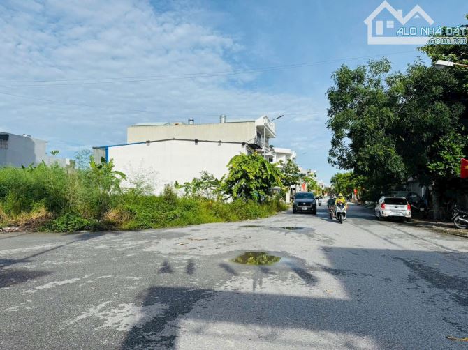 Bán đất mặt đường 30m khu phân lô Đống Chuối, trung tâm phường Hùng Vương, Hồng Bàng 4,x t