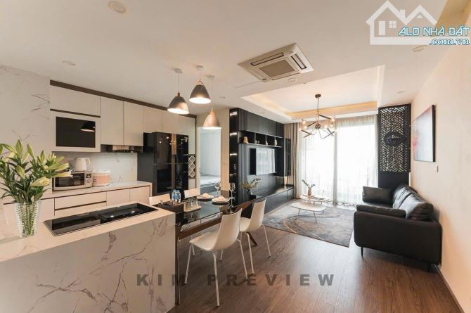 Hiếm! Bán gấp CH A10 NAm Trung Yên DT 93,6m 3PN Full NT SĐCC View Hồ Tầng Trung giá tốt
