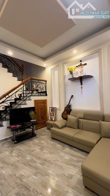 BÁN NHÀ LIÊN KẾ 1 TRỆT 2 LẦU – TRIỆU VIỆT VƯƠNG, P.4 (XUÂN HƯƠNG)- GIÁ 6 TỶ